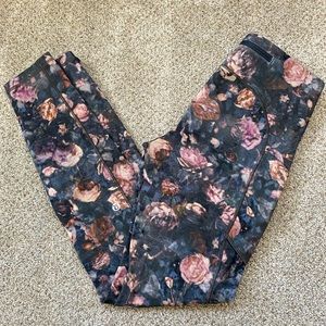 Lululemon Speed swift leggings size 6. Great quality; like new